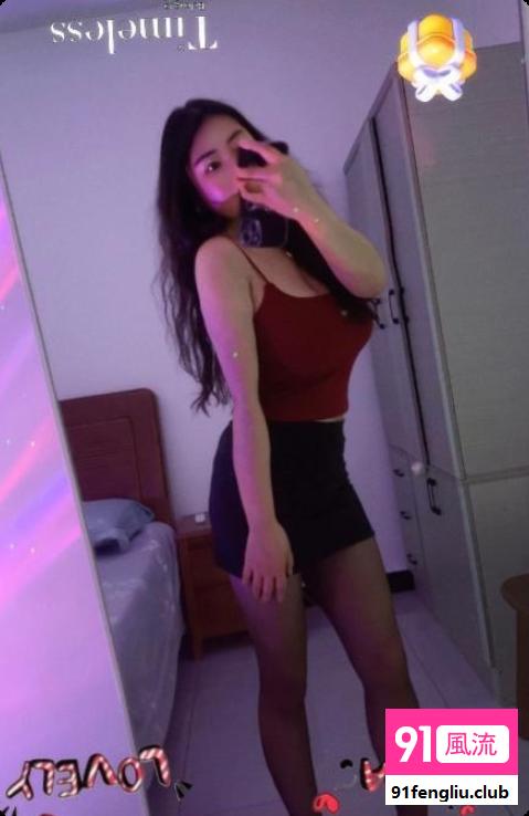 大胸黑丝小少妇